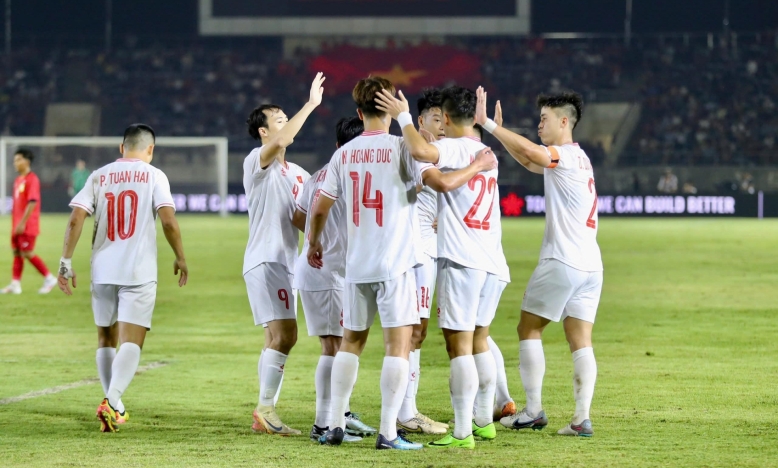 ĐT Việt Nam thắng tưng bừng ngày ra quân AFF Cup