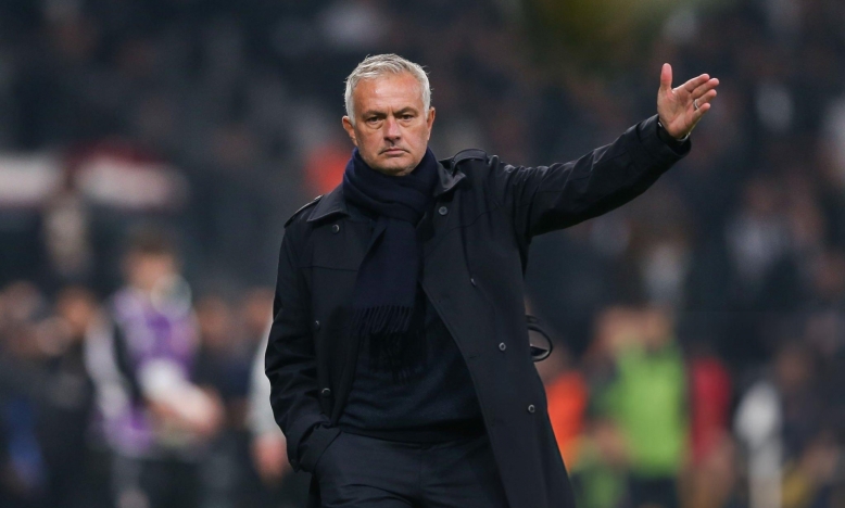 HLV Jose Mourinho chính thức đệ đơn kiện Galatasaray