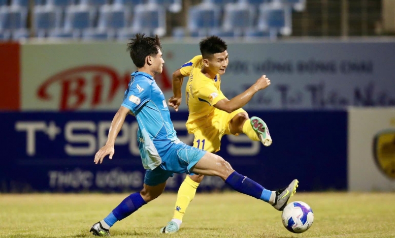 Trực tiếp Đà Nẵng 1-0 Quảng Nam: Căng thẳng