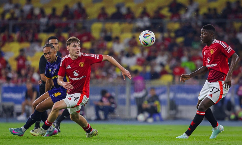 CĐV MU 'tức điên' khi thua bất ngờ đội ASEAN All-Stars