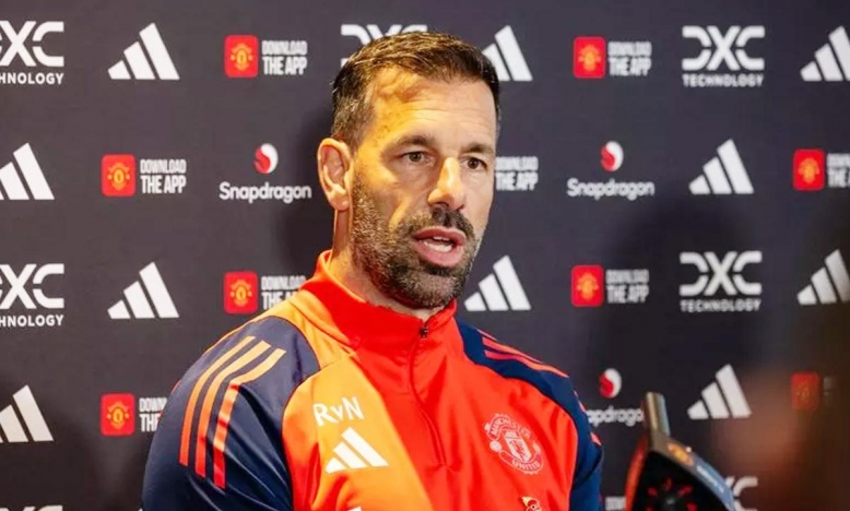 Van Nistelrooy chính thức chốt tương lai tại Man Utd