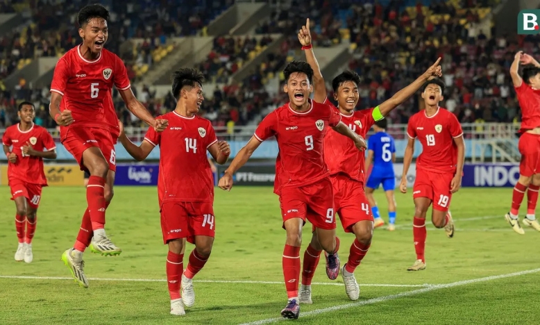 Trực tiếp U16 Indonesia 1-0 U16 Úc: Khai thông bế tắc