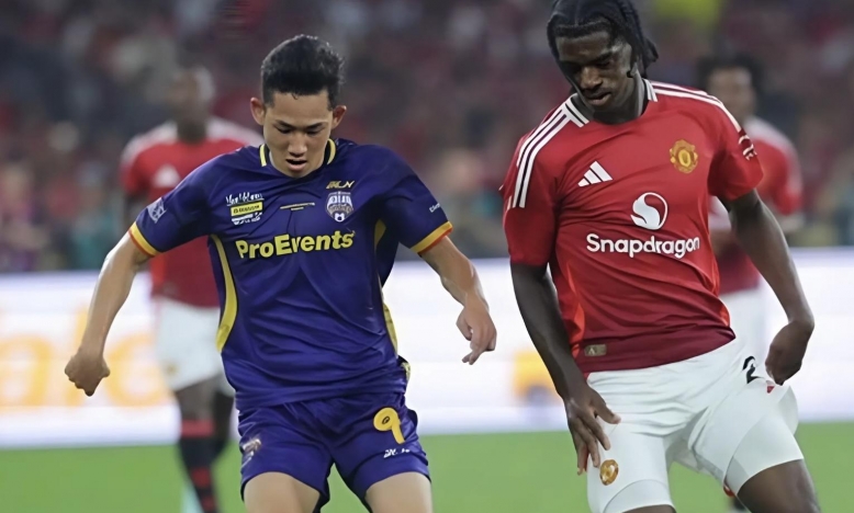 ASEAN All-Stars tạo siêu địa chấn, khiến MU ôm hận.