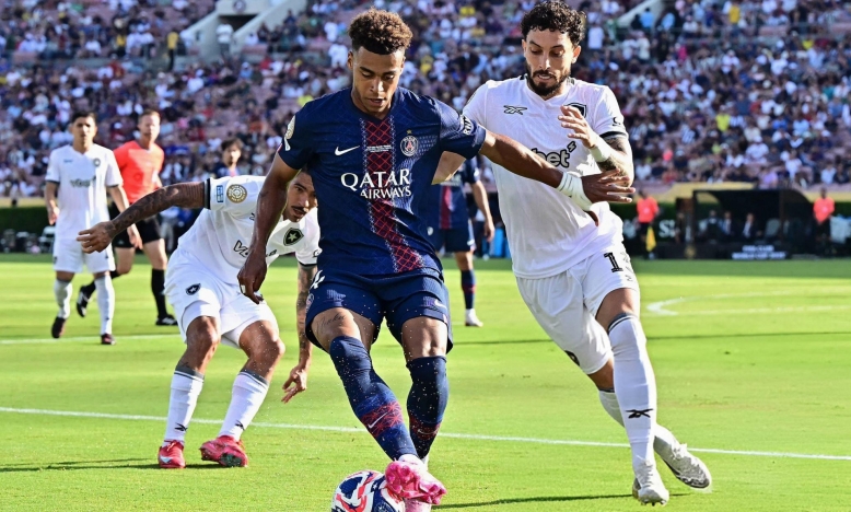 Trực tiếp PSG 0-1 Botafogo: Tìm kiếm bàn gỡ