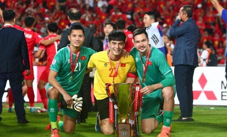HLV Kim Sang Sik tìm ra thủ môn số 1 của U23 Việt Nam