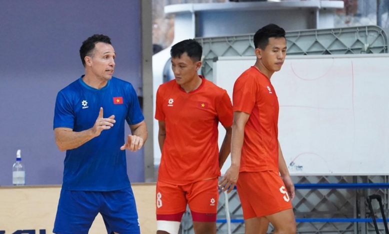 HLV Argentina loại 2 trụ cột tuyển Việt Nam sau SEA Games