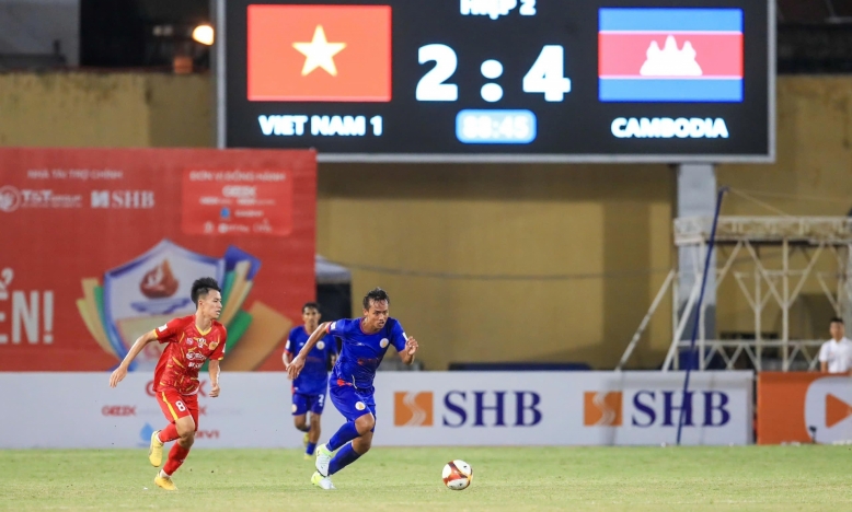 Mưa bàn thắng, siêu phẩm sút phạt ở Giải Công an, cảnh sát ASEAN 2025
