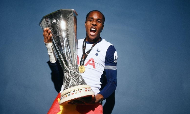 Tottenham đón tân binh đầu tiên thời HLV Thomas Frank