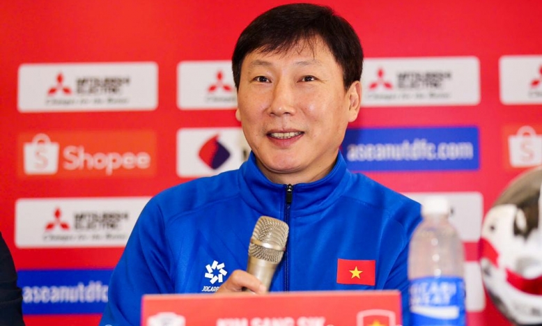 HLV Kim Sang Sik: 'ĐT Việt Nam đến Thái Lan để vô địch AFF Cup'