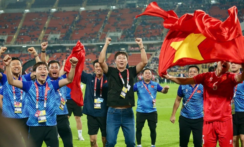 HLV Kim Sang Sik đón hàng loạt tin vui về ĐT Việt Nam