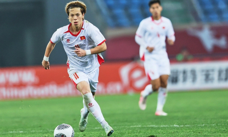 Viktor Lê chói sáng, báo tin cực vui cho HLV Kim Sang Sik