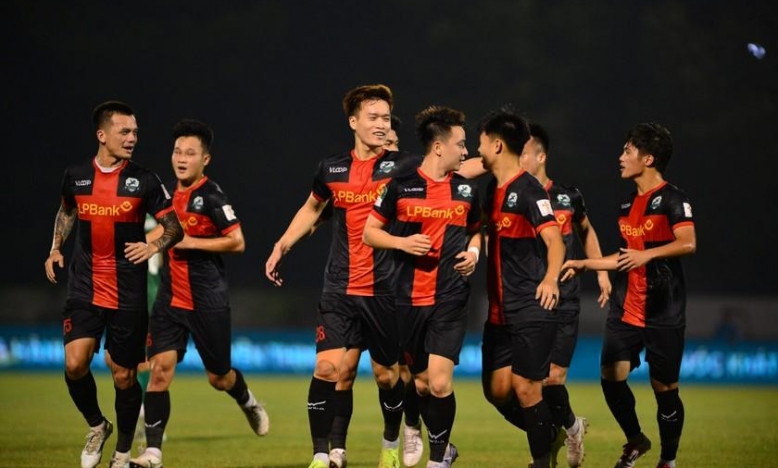Vô địch sớm, đội của Hoàng Đức thăng hạng V-league