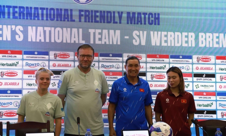 HLV Mai Đức Chung họp báo trước trận ĐT Việt Nam vs Bremen Frauen