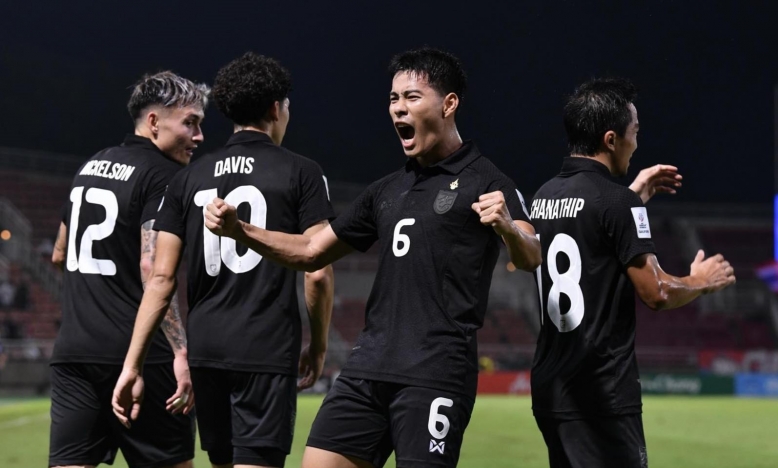 Thái Lan thắng nghẹt thở 3-2 trước Singapore ngày HLV Hudson ra mắt
