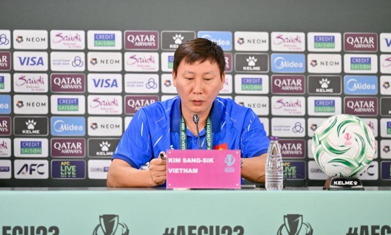 HLV Kim Sang Sik tuyên bố không ngại đối thủ nào ở tứ kết