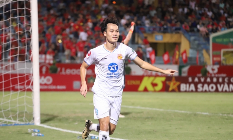 Trực tiếp Viettel 0-1 Nam Định: Văn Toàn ghi bàn