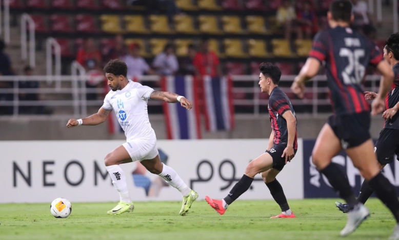 Trực tiếp Nam Định 1-0 Bangkok United: Xuân Son tỏa sáng!