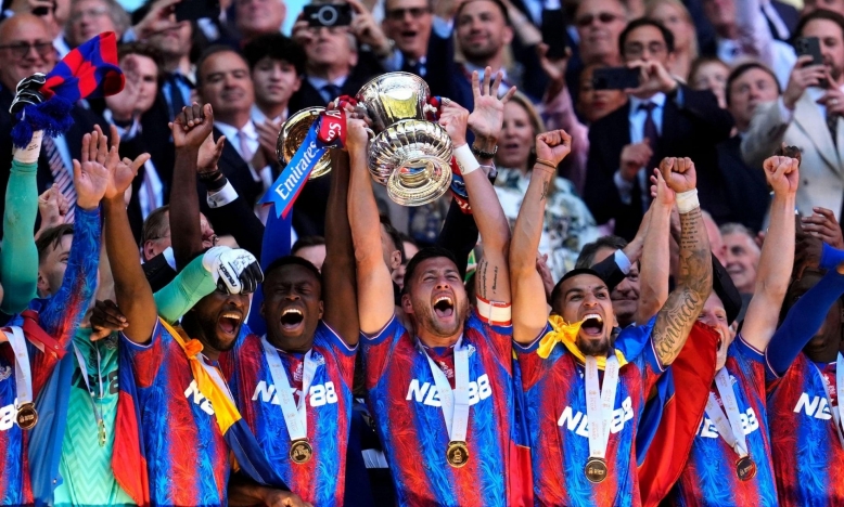 Hạ Man City, Crystal Palace tạo lịch sử sau 120 năm
