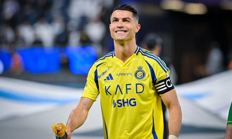 Ronaldo được CLB Brazil 'mời' đá FIFA Club World Cup