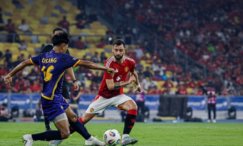 Trực tiếp MU 0-1 Hồng Kông: Bất ngờ lớn