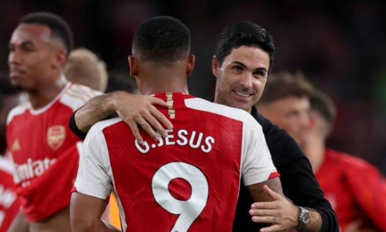 Arsenal nhận tin cực vui tại cuộc đua vô địch Ngoại hạng Anh