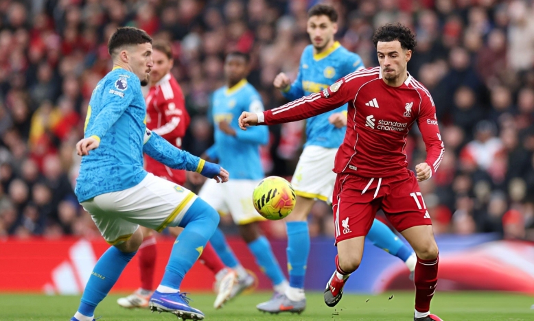 Trực tiếp Liverpool 0-0 Wolves: Chủ nhà ép sân
