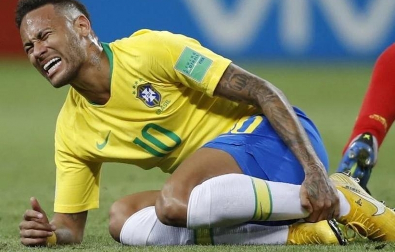 Neymar chính thức bị lật tẩy chiêu trò 'ăn vạ'