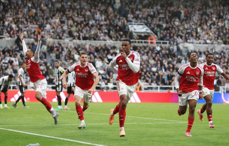 'Arsenal đang chơi thứ bóng đá xuất sắc 1 cách bất thường'