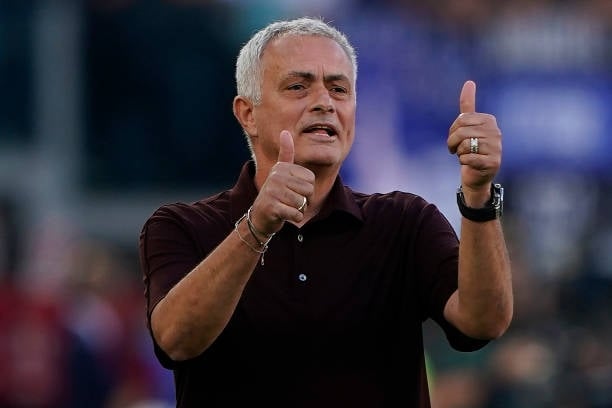 HLV Mourinho: ‘Ở giải đấu này, học trò của tôi phải biết diễn hề và ăn vạ thì mới kiếm được penalty’