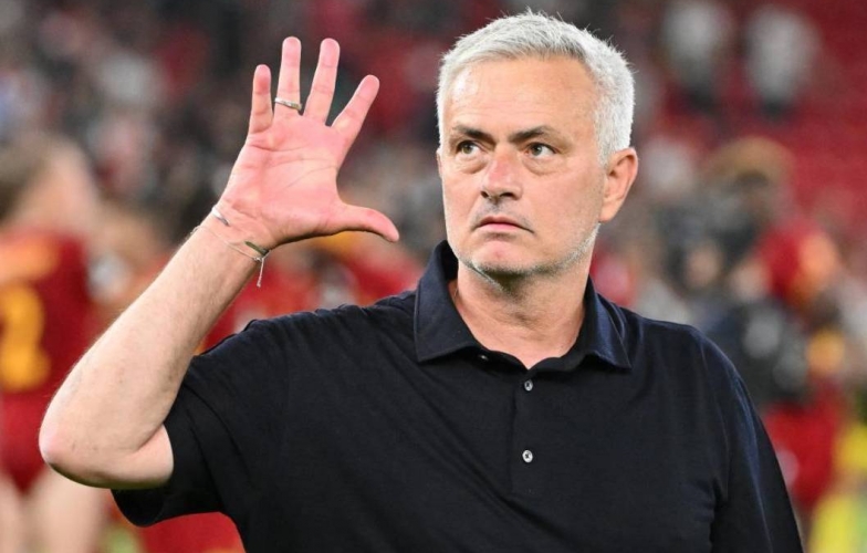 ‘Chán bóng đá’, Mourinho quay về làm ‘soái ca’ trong MV ca nhạc