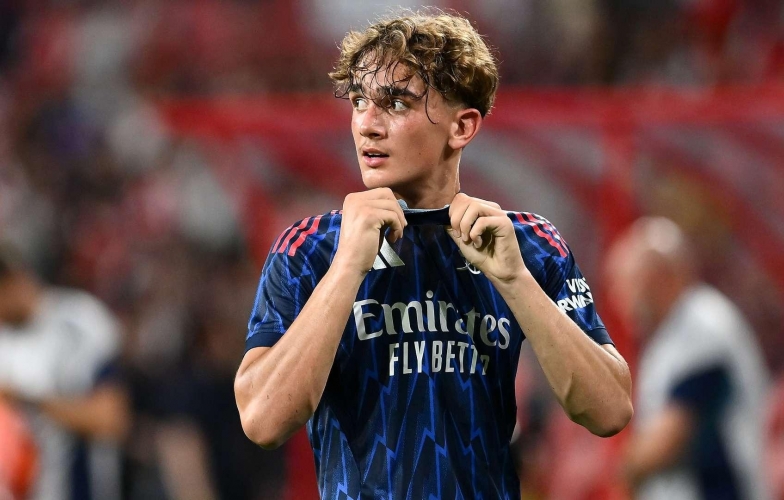 Thần đồng Arsenal nhận được lời khuyên quý giá