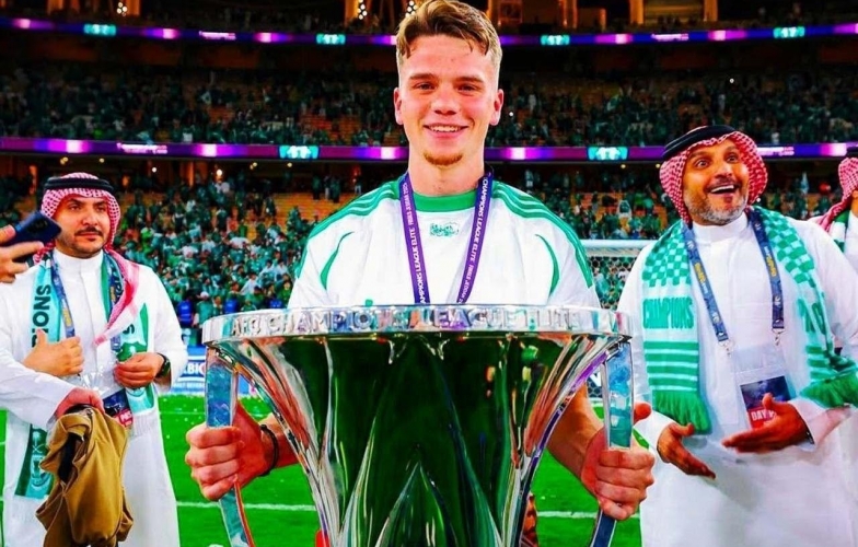 Rời châu Âu, một cầu thủ được tăng lương 100 lần