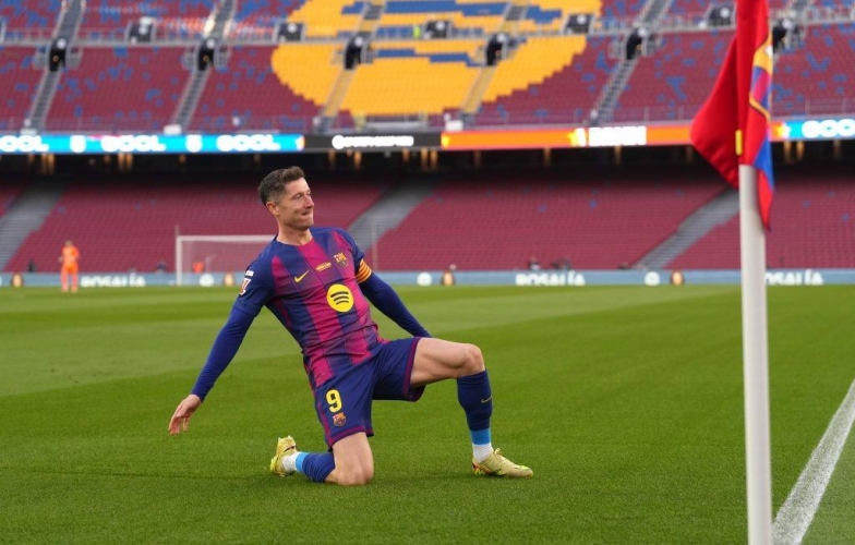 Barca muốn giữ Lewandowski