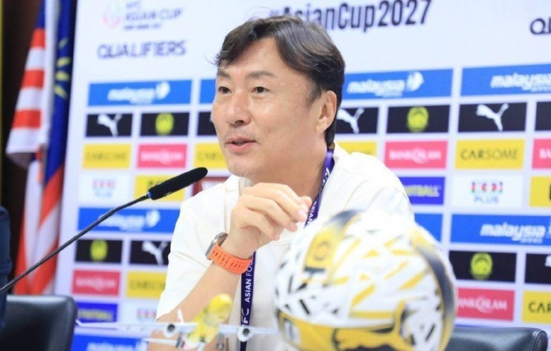 CĐV Lào nói gì khi chia tay HLV Hàn Quốc?