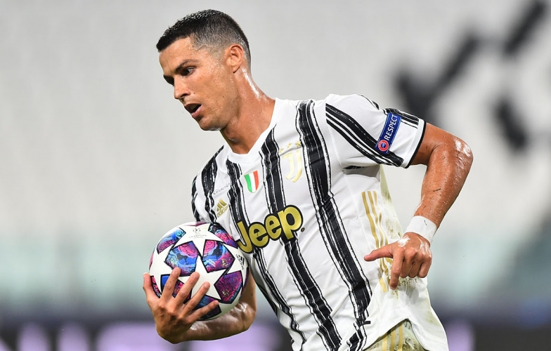 Bước ngoặt xuất hiện, rõ vụ Ronaldo cập bến 'gã khổng lồ'