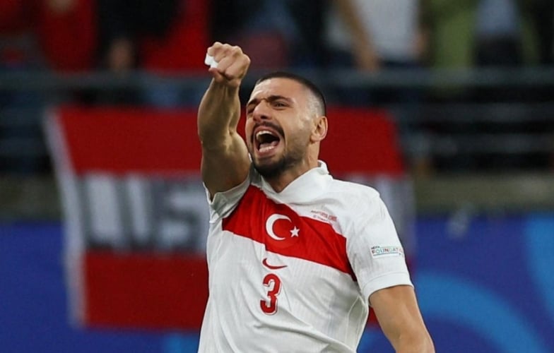 Trung vệ Thổ Nhĩ Kỳ gây sốt với chỉ số siêu ấn tượng, nhận 9.8 điểm