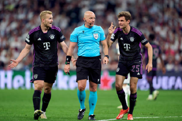 Paul Scholes đồng tình với Bayern: “Trọng tài sai quy tắc”