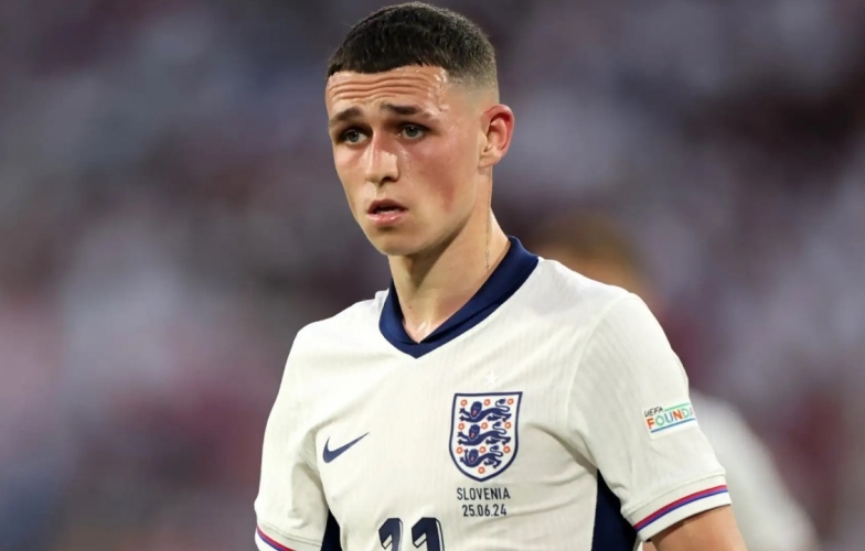 Nhà Phil Foden bị hàng xóm báo cảnh sát vì thiếu ý thức