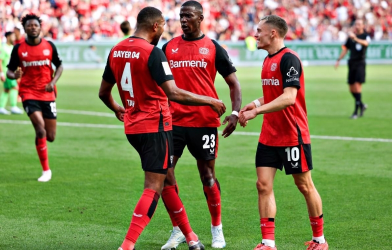 Bàn phút bù giờ, Bayer Leverkusen thắng kịch tính trong trận cầu 7 sao