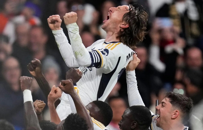 Chuyển nhượng tối 2/10: Người thay thế Modric xuất hiện, Liverpool quyết mua Branthwaite