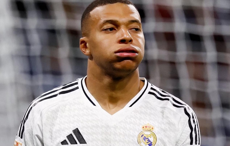 Kylian Mbappe lập kỷ lục việt vị châu Âu, Real Madrid lo lắng