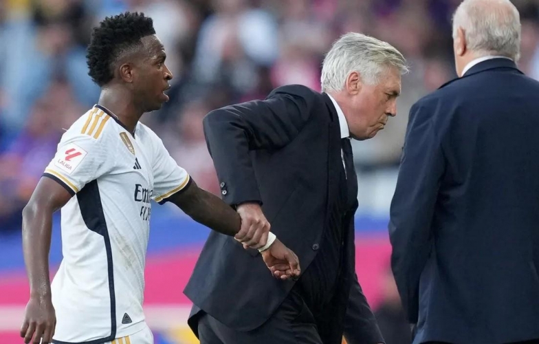 Ancelotti đứng trước 'ngã ba đường' vì Vinicius