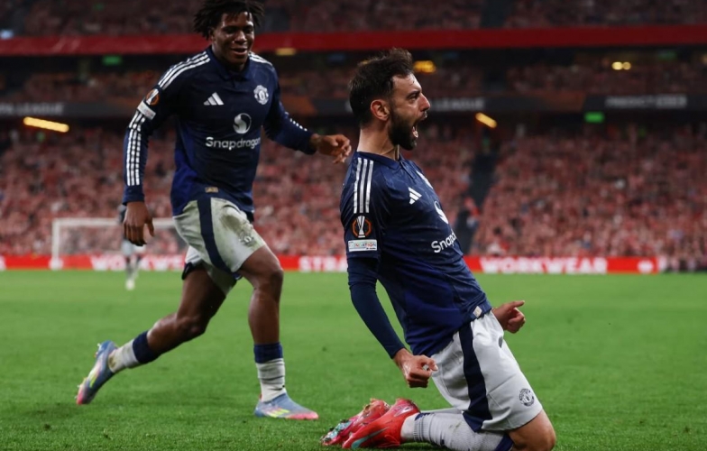 Bruno chói sáng, MU đặt một chân vào chung kết Europa League