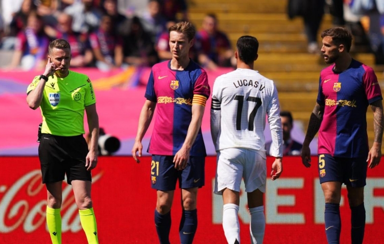 Trọng tài giải thích lý do nói 'Cảm ơn Chúa' trận Barca vs Real Madrid