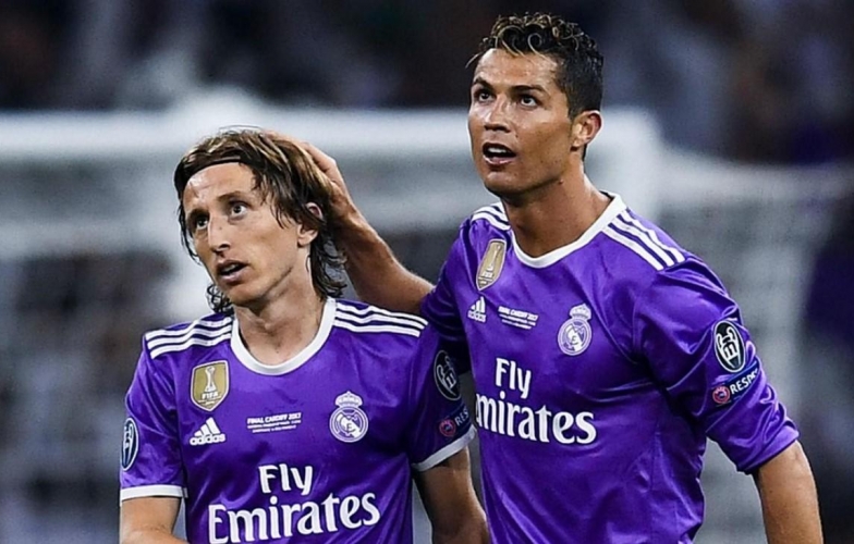 Cristiano Ronaldo phá vỡ im lặng khi Modric rời Real Madrid