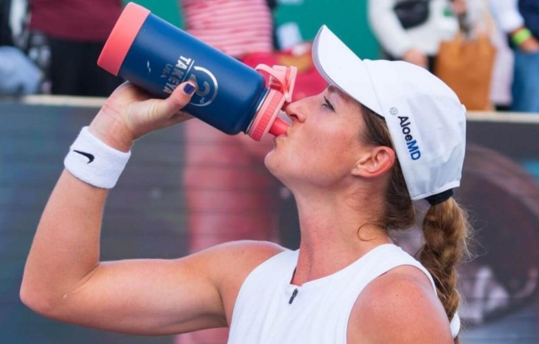 Cảnh báo nguy cơ đột quỵ khi chơi pickleball trong sân máy lạnh