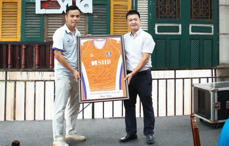 VPL-S6 2025: SHB FC khiến cầu thủ Friendly FC rơi nước mắt bằng món quà không ai ngờ tới