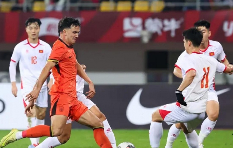 Truyền thông Trung Quốc: 'Được trọng tài thiên vị mà vẫn thua U22 Việt Nam'