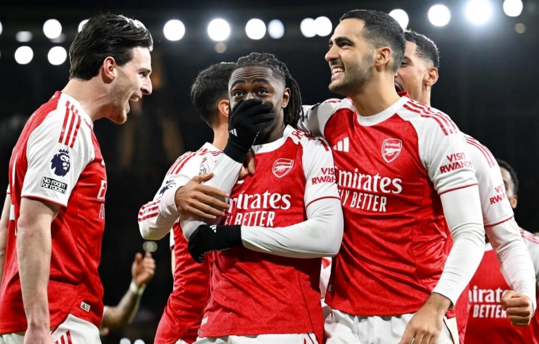 Eze rực sáng với hattrick, Tottenham bị Arsenal bóp nghẹt hoàn toàn