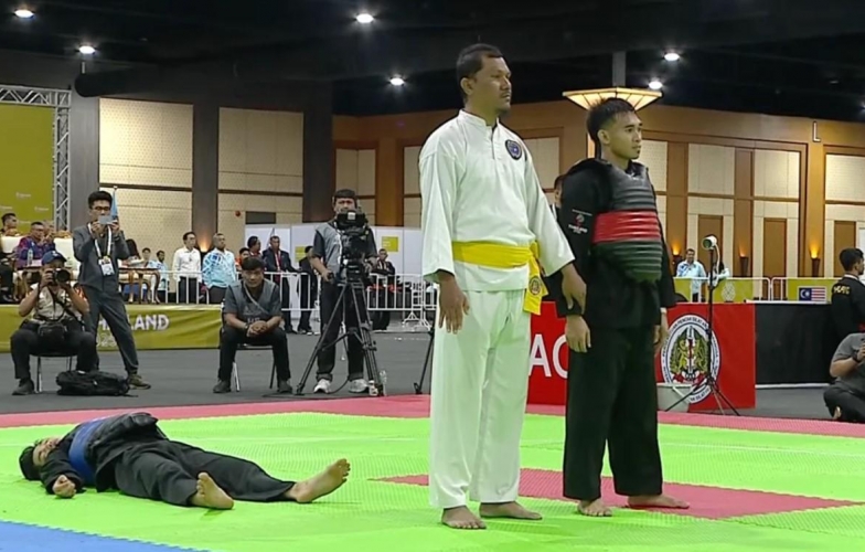 Võ sĩ Việt Nam bất tỉnh giữa sàn bị trọng tài bỏ mặc, BTC SEA Games nói ăn vạ